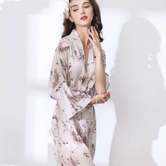 Robe de nuit légère en coton et soie pour femme, idéale pour le printemps.